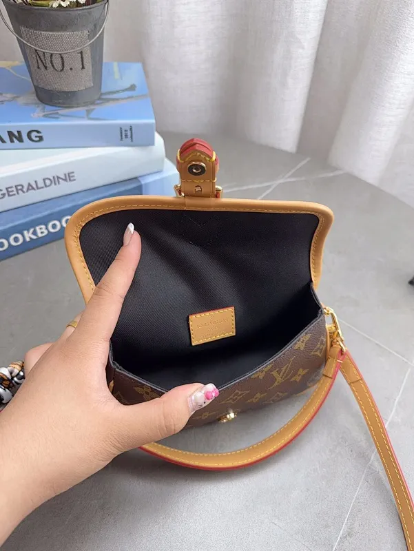 All Categories Official Website "Brand Women's Bags" Women's Bags 💙 LV 2025 New LV Crossbody Bag