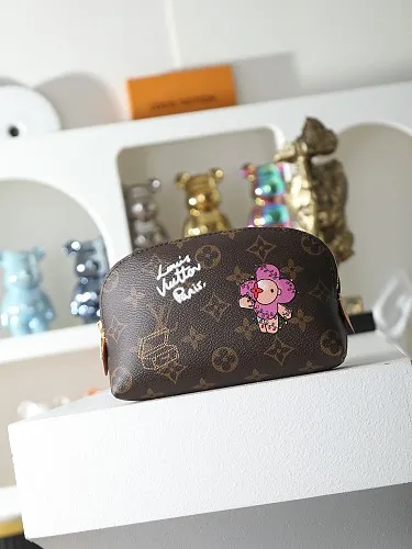 All Categories Official Website "Brand Women's Bags" Women's Bags 💙 LV 2026 New LV Cosmetic Bag