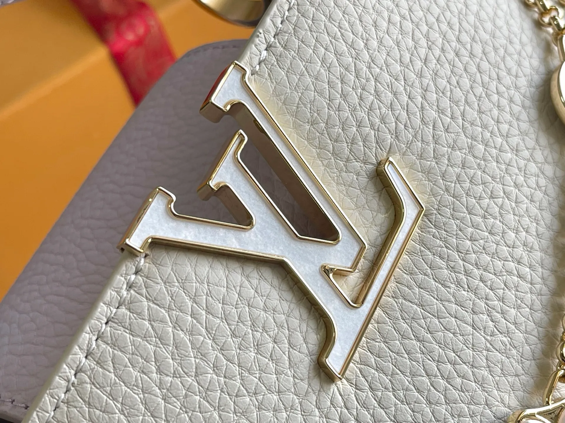 All Categories 💚 Authentic Grade Bags 💚 LV 2026 New LV Top Replica Crossbody Shoulder Bag