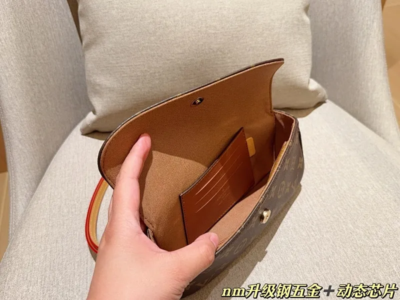 All categories Official website "Brand Women's Bags" Women's Bags 💙 LV 2025 new LV armpit bag