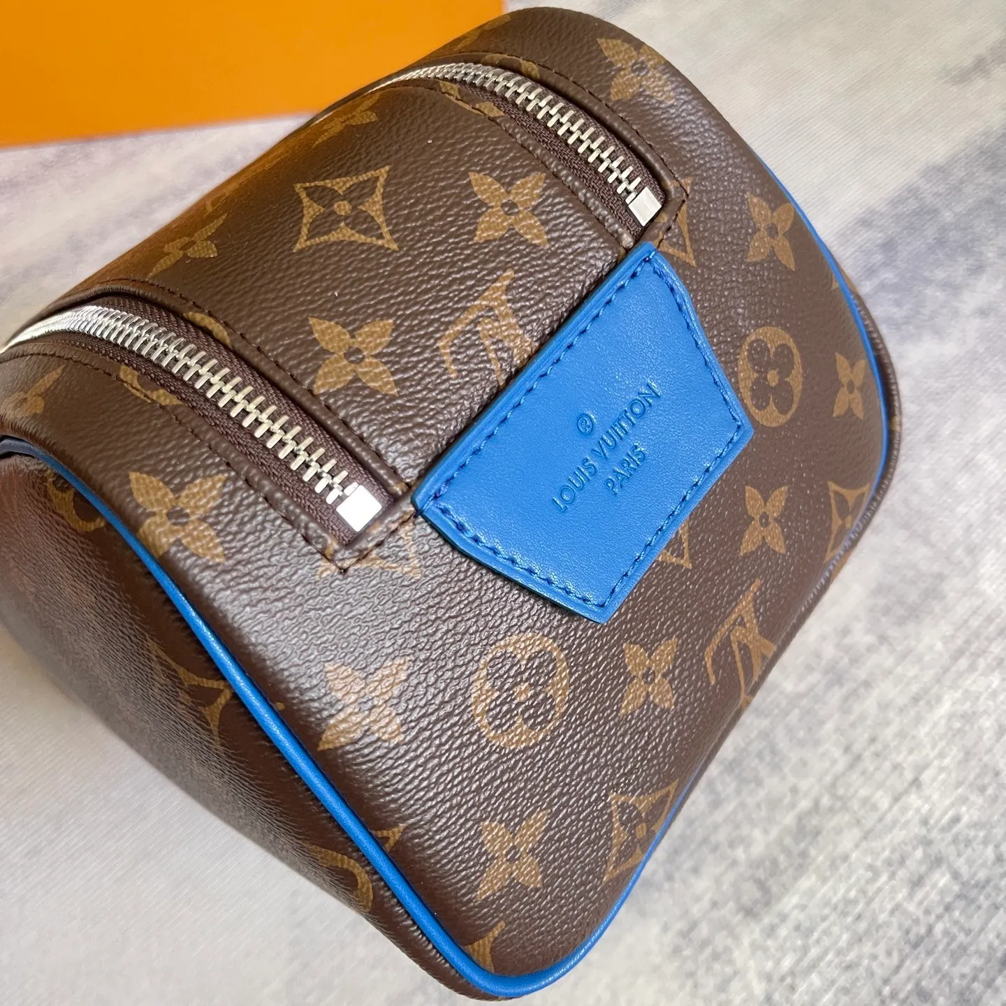 All categories Official website "Brand Women's Bags" Women's Bags 💙 LV 2025 new LV toiletry bag