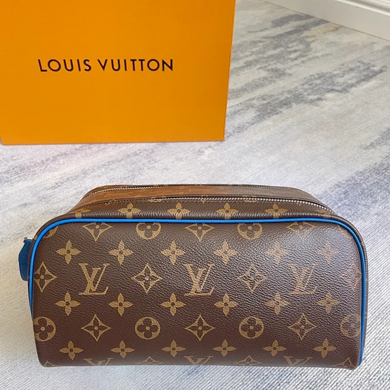 All categories Official website "Brand Women's Bags" Women's Bags 💙 LV 2025 new LV toiletry bag