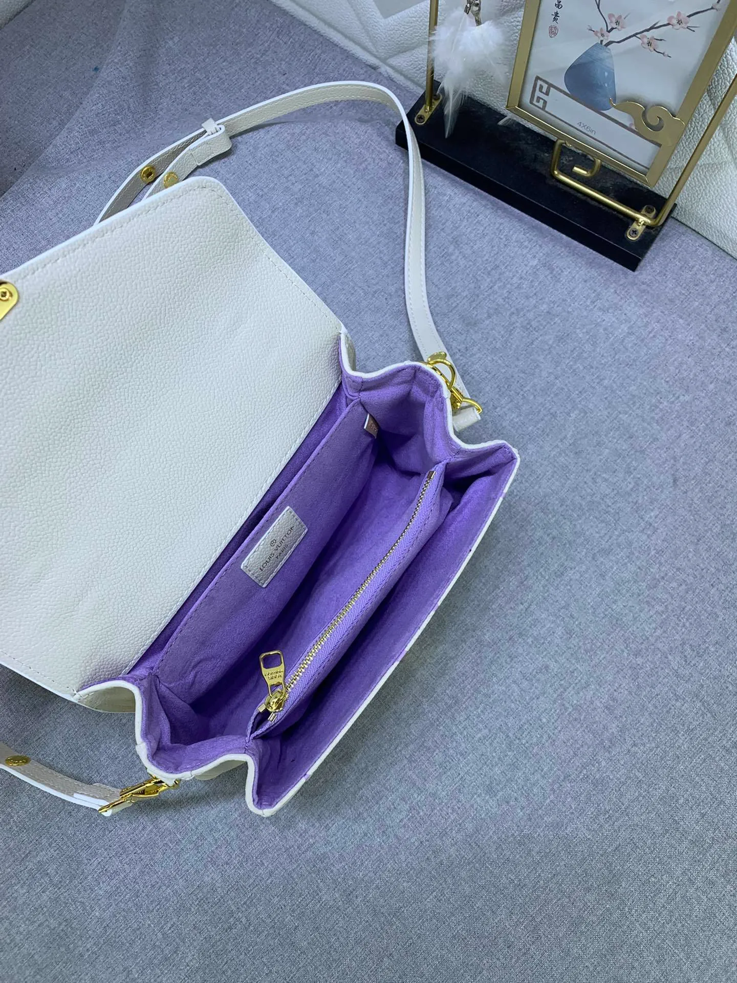 All Categories Official Website "Brand Women's Bags" Women's Bags 💙 LV 2024 New LV Crossbody Bag