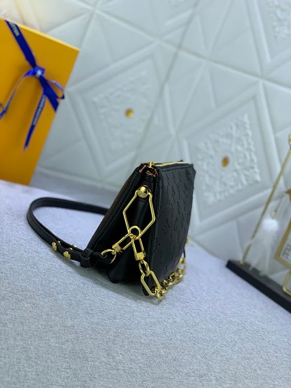 All categories Official website "Brand Women's Bags" Women's Bags 💙 LV Coussin BB handbags made a splash at the 2021 spring and summer fashion show. Monogram embossed puffy sheepskin creates a pillow-shaped structure that brings an edgy edge to a simple design. It can be worn cross-body using the shoulder strap or transformed into a chain baguette bag, or can be carried under the arm. Detailed features 20 x 16