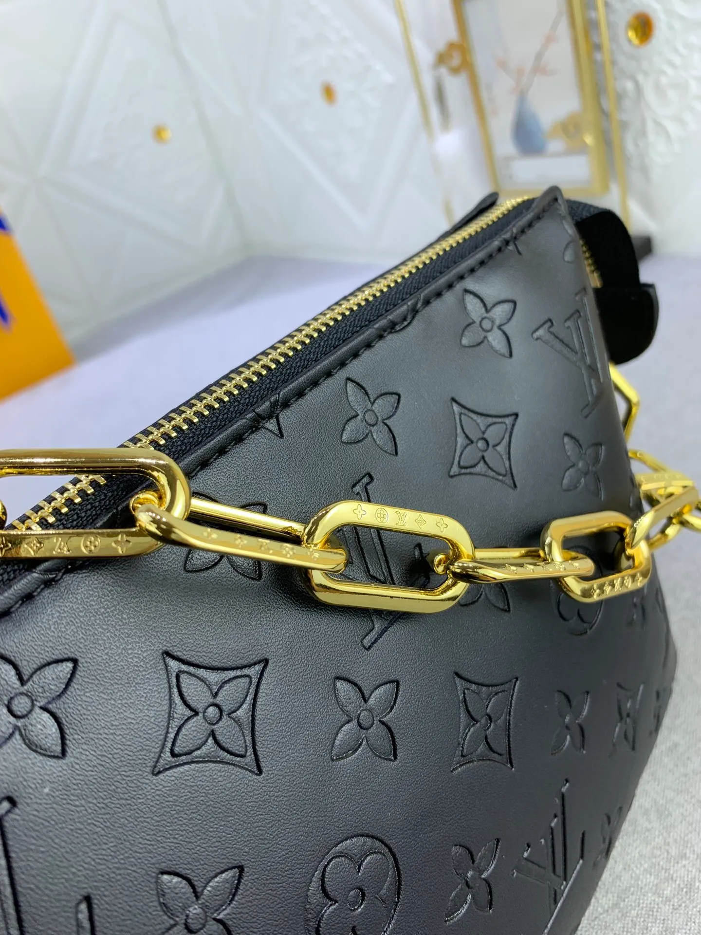All categories Official website "Brand Women's Bags" Women's Bags 💙 LV Coussin BB handbags made a splash at the 2021 spring and summer fashion show. Monogram embossed puffy sheepskin creates a pillow-shaped structure that brings an edgy edge to a simple design. It can be worn cross-body using the shoulder strap or transformed into a chain baguette bag, or can be carried under the arm. Detailed features 20 x 16