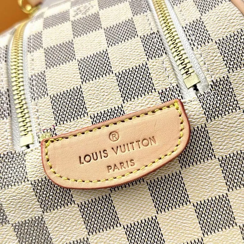 All categories Official website "Brand Women's Bags" Women's Bags 💙 LV 2025 new LV toiletry bag