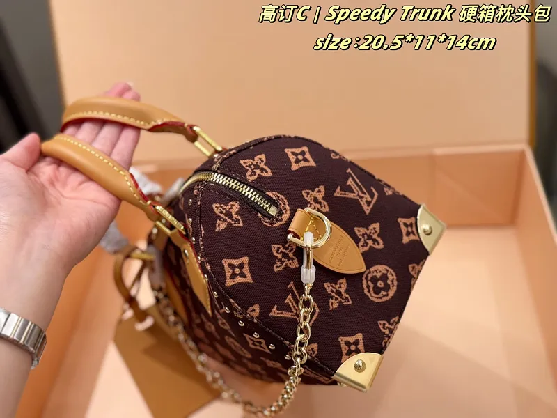 All Categories Official Website "Brand Women's Bags" Women's Bags 💙 LV 2026 New LV Crossbody Bag