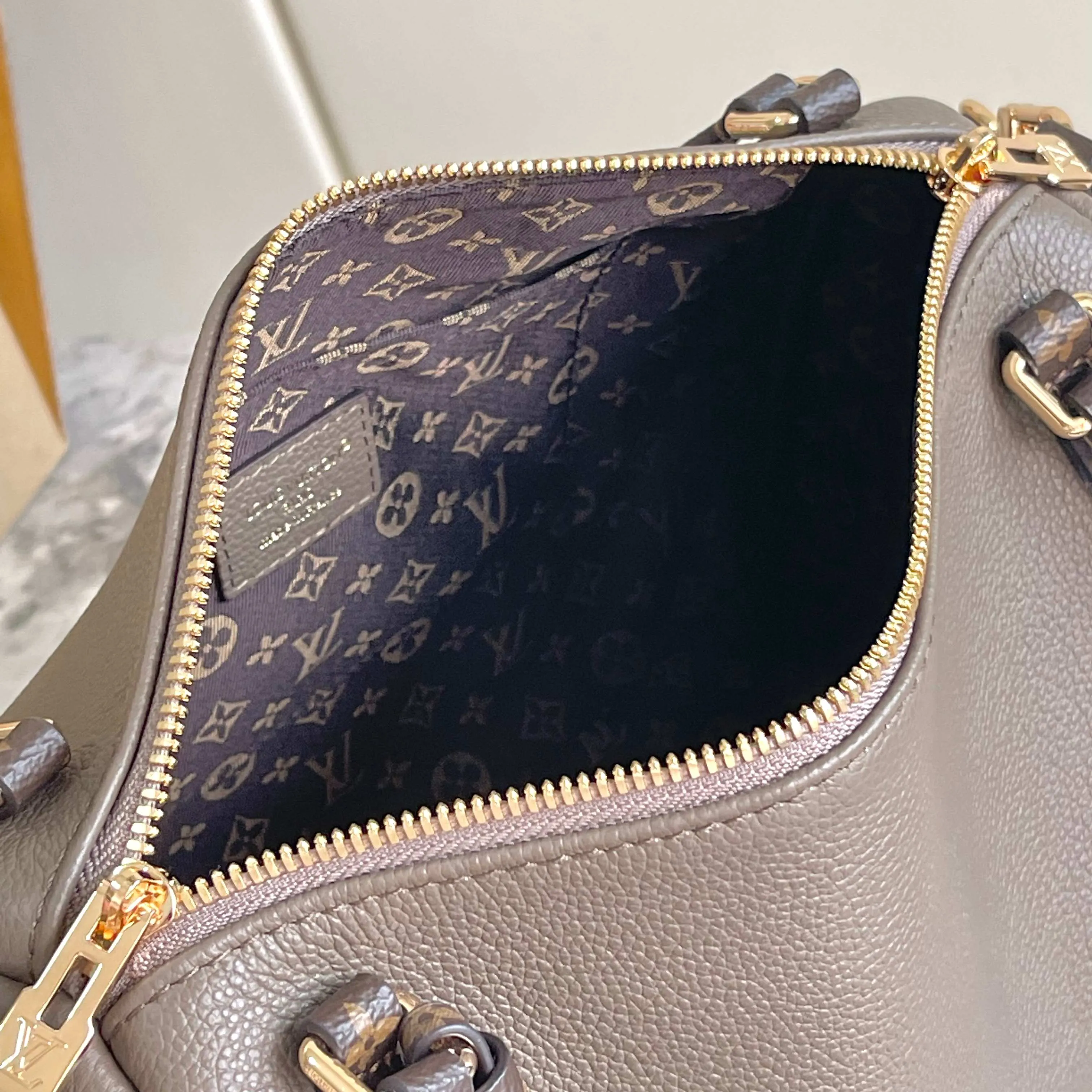 All Categories Official Website "Brand Women's Bags" Women's Bags 💙 LV LV 2026 New Crossbody Shoulder Bag