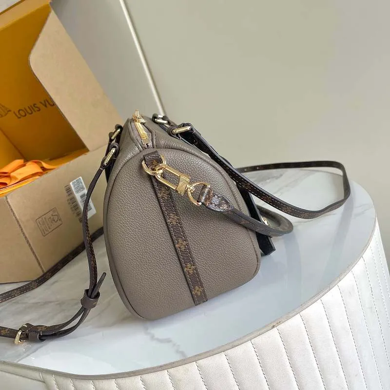 All Categories Official Website "Brand Women's Bags" Women's Bags 💙 LV LV 2026 New Crossbody Shoulder Bag