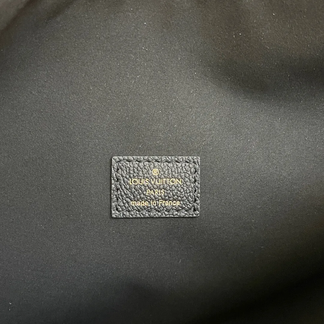 All categories Official website "Brand Women's Bags" Women's Bags 💙 LV 2025 new LV armpit bag