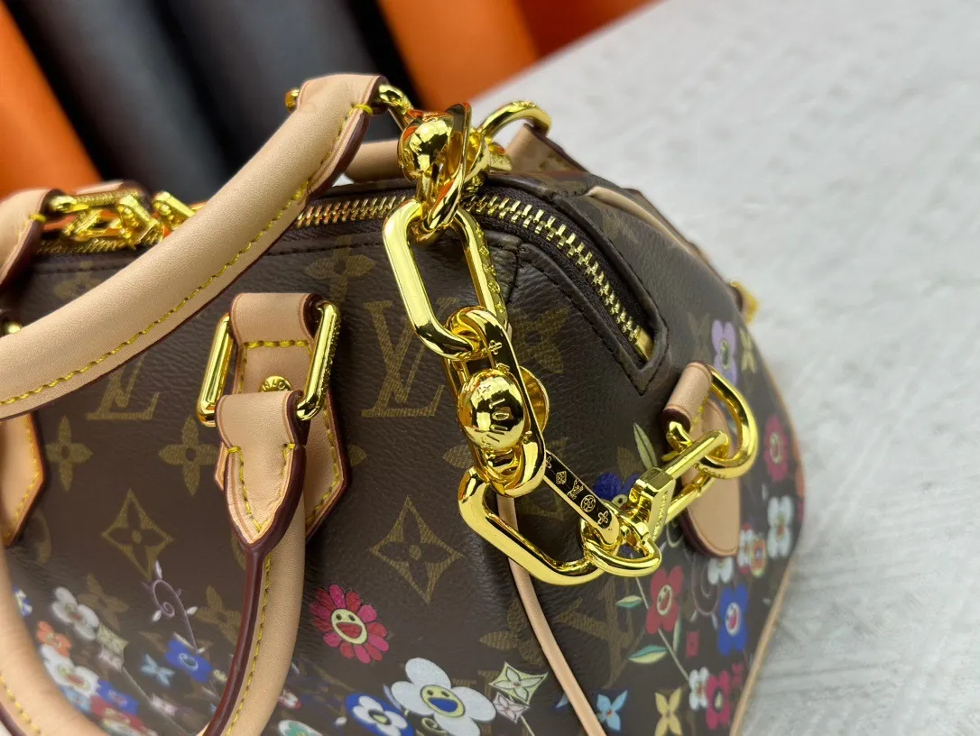 All Categories Official Website "Brand Women's Bags" Women's Bags 💙 LV 2024 New LV Crossbody Bag