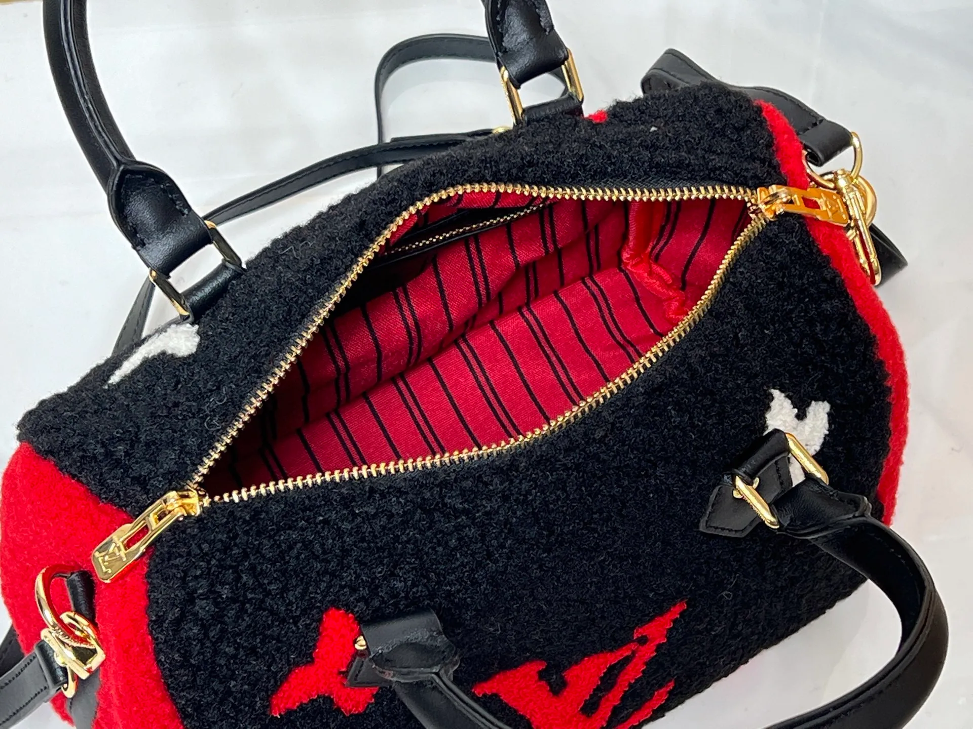 All Categories Official Website "Brand Women's Bags" Women's Bags 💙 LV 2026 New LV Crossbody Bag