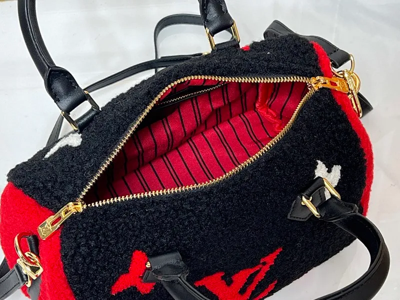 All Categories Official Website "Brand Women's Bags" Women's Bags 💙 LV 2026 New LV Crossbody Bag