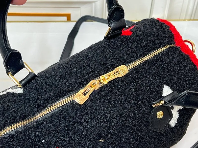 All Categories Official Website "Brand Women's Bags" Women's Bags 💙 LV 2026 New LV Crossbody Bag