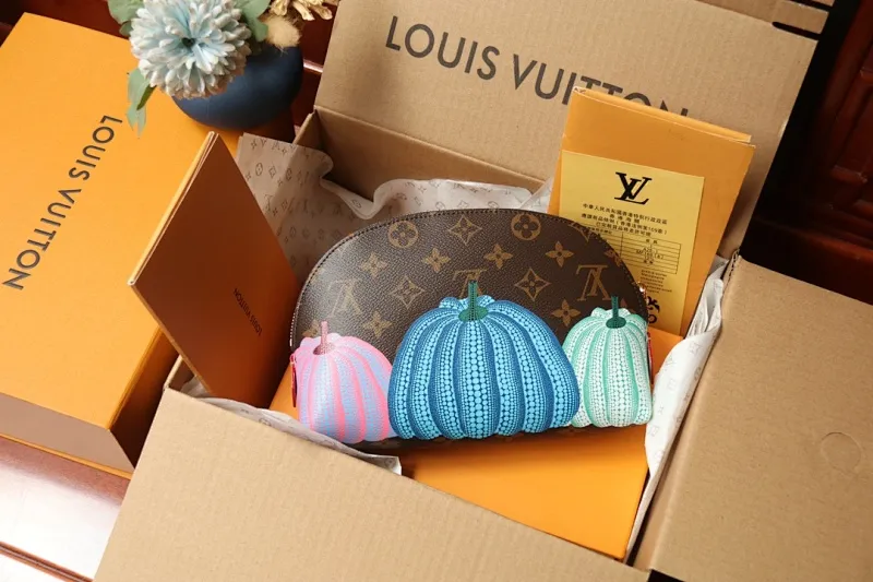 All Categories Official Website "Brand Women's Bags" Women's Bags 💙 LV 2024 New LV Cosmetic Bag