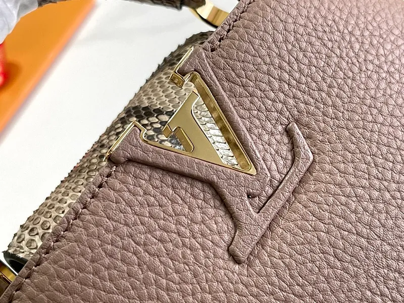All Categories 💚 Authentic Grade Bags 💚 LV 2026 New LV Top Replica Crossbody Shoulder Bag