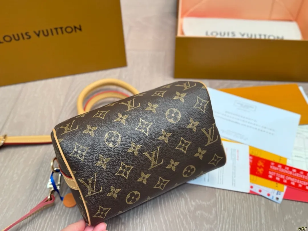 All Categories Official Website "Brand Women's Bags" Women's Bags 💙 LV 2025 New LV Crossbody Bag