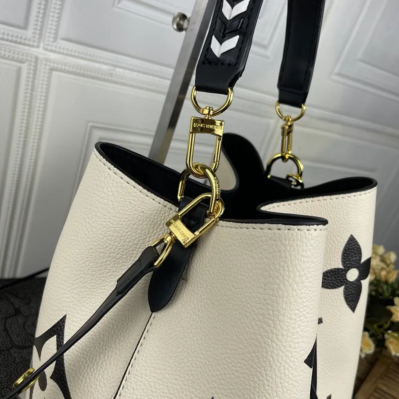 All Categories Official Website "Brand Women's Bags" Women's Bags 💙 LV 2024 New LV Crossbody Bag
