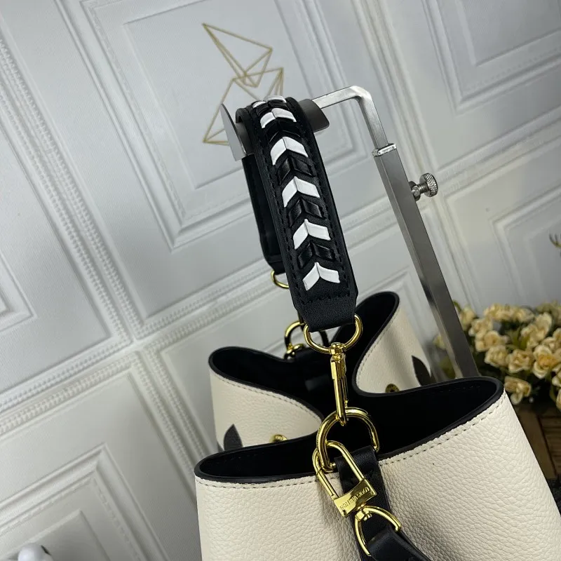 All Categories Official Website "Brand Women's Bags" Women's Bags 💙 LV 2024 New LV Crossbody Bag