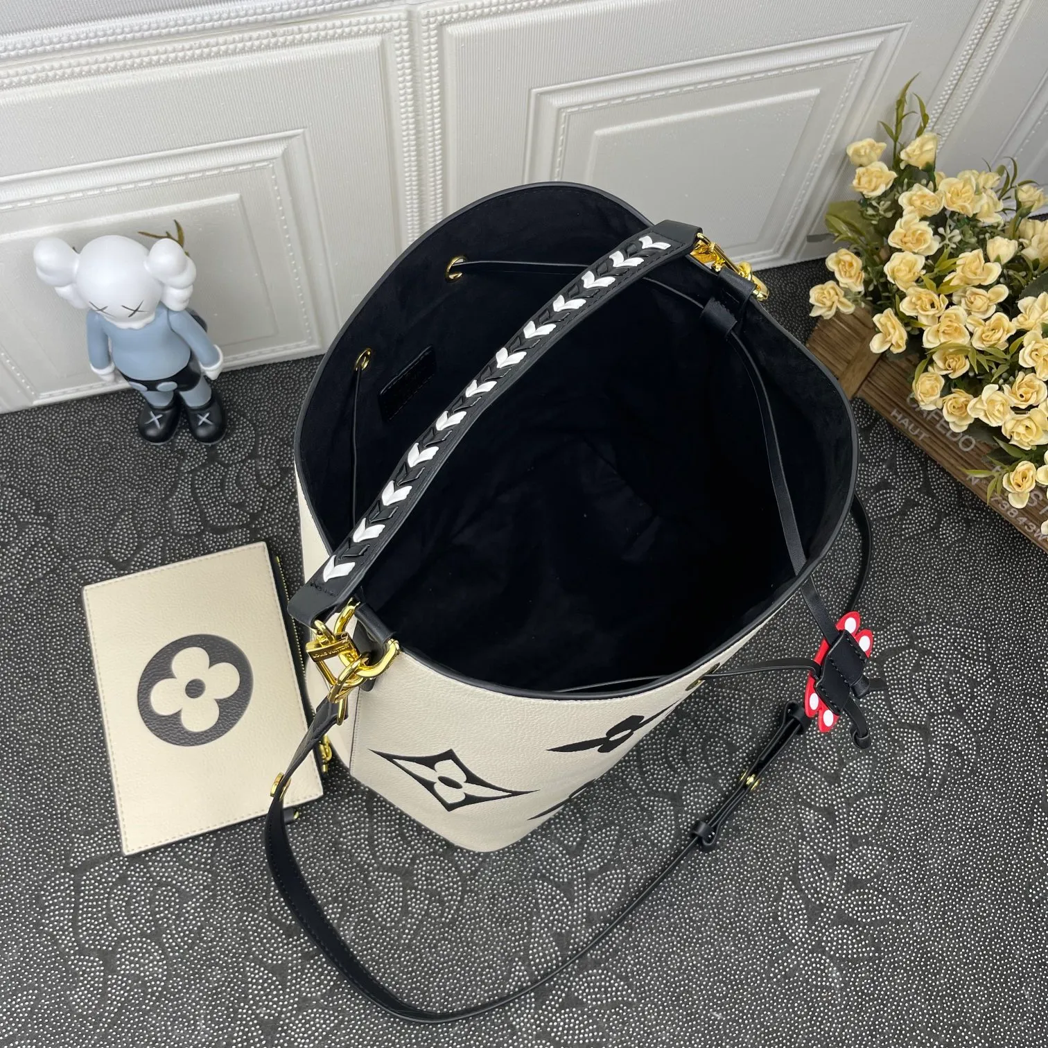 All Categories Official Website "Brand Women's Bags" Women's Bags 💙 LV 2024 New LV Crossbody Bag