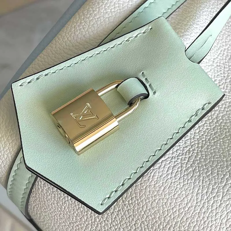 All Categories Official Website "Brand Women's Bags" Women's Bags 💙 LV LV 2026 New Crossbody Shoulder Bag