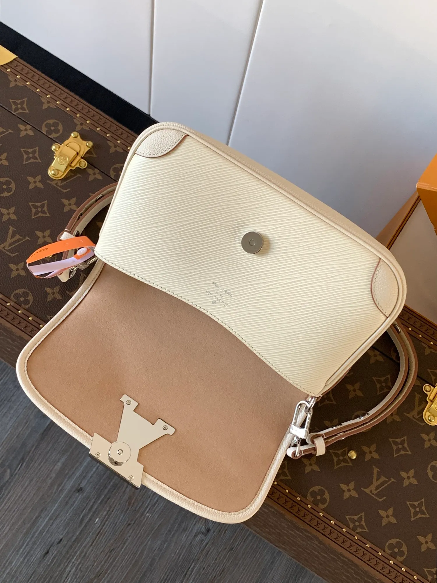 All Categories Official Website "Brand Women's Bags" Women's Bags 💙 LV 2026 New LV Crossbody Bag