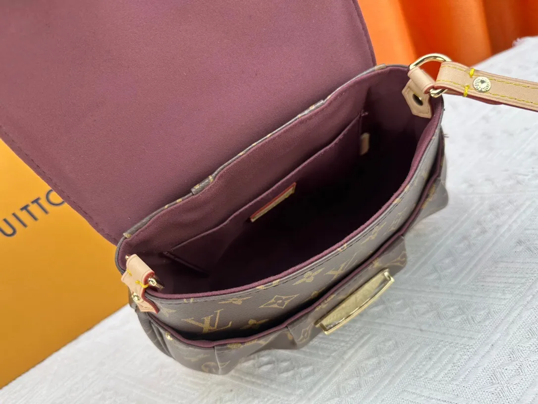 All Categories Official Website "Brand Women's Bags" Women's Bags 💙 LV 2024 New LV Crossbody Bag