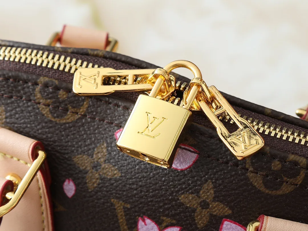 All Categories Official Website "Brand Women's Bags" Women's Bags 💙 LV 2025 New LV Crossbody Bag