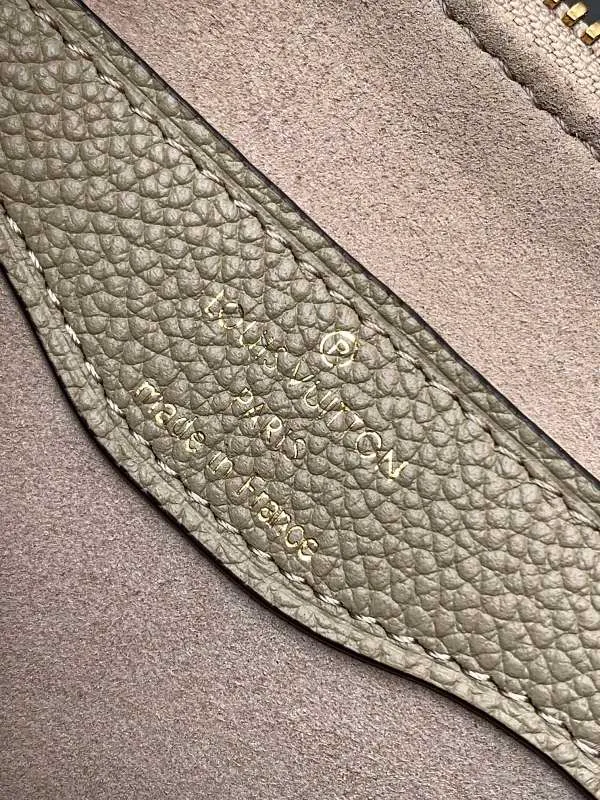 All Categories Official Website "Brand Women's Bags" Women's Bags 💙 LV 2026 New LV Crossbody Bag