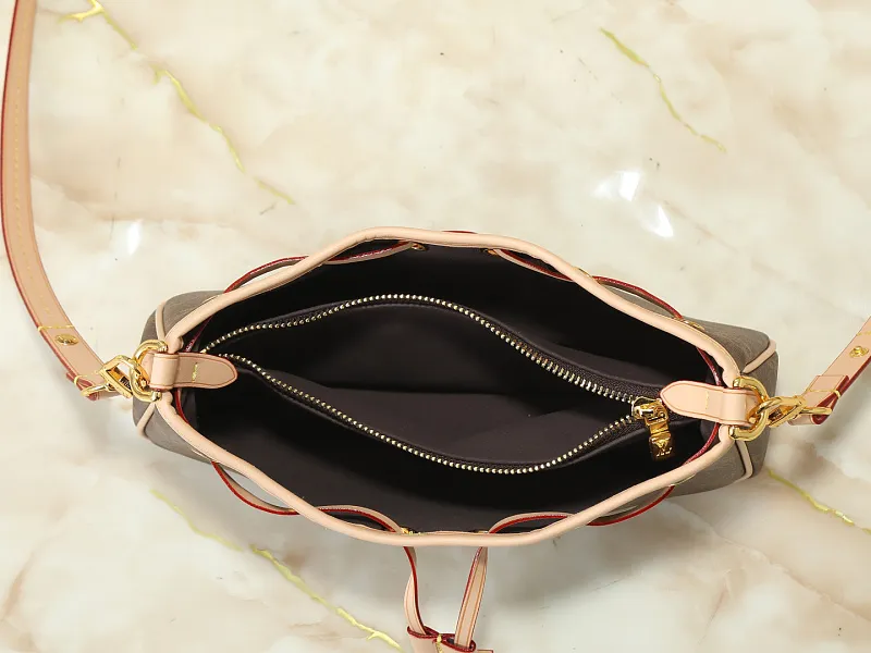 All Categories Official Website "Brand Women's Bags" Women's Bags 💙 LV LV 2026 New Crossbody Shoulder Bag
