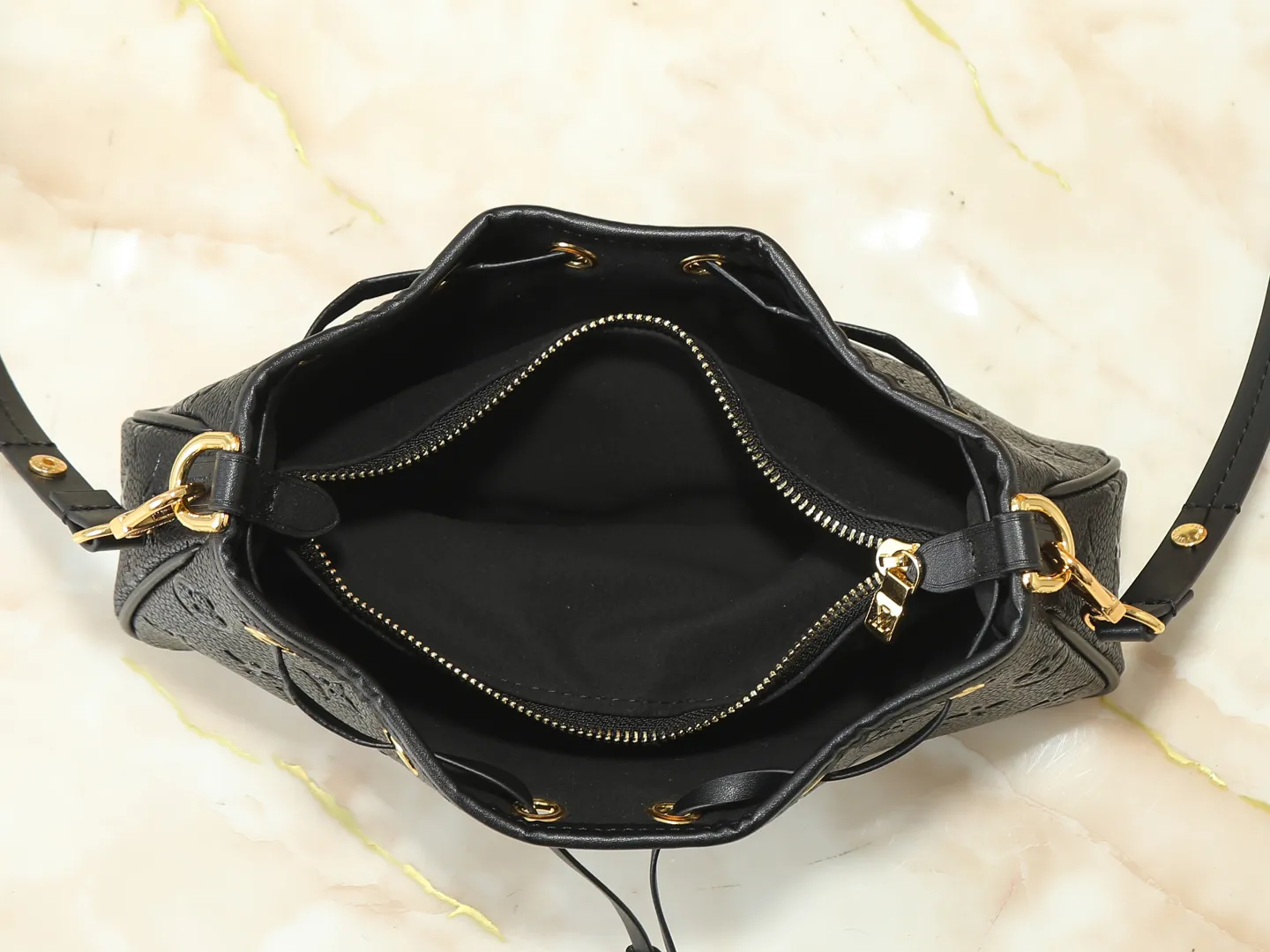 All Categories Official Website "Brand Women's Bags" Women's Bags 💙 LV LV 2026 New Crossbody Shoulder Bag