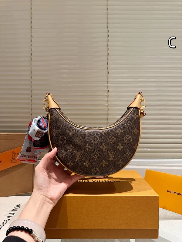 All categories Official website "Brand Women's Bags" Women's Bags 💙 LV 2025 new LV armpit bag
