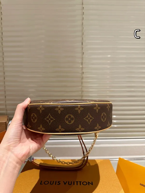 All categories Official website "Brand Women's Bags" Women's Bags 💙 LV 2025 new LV armpit bag