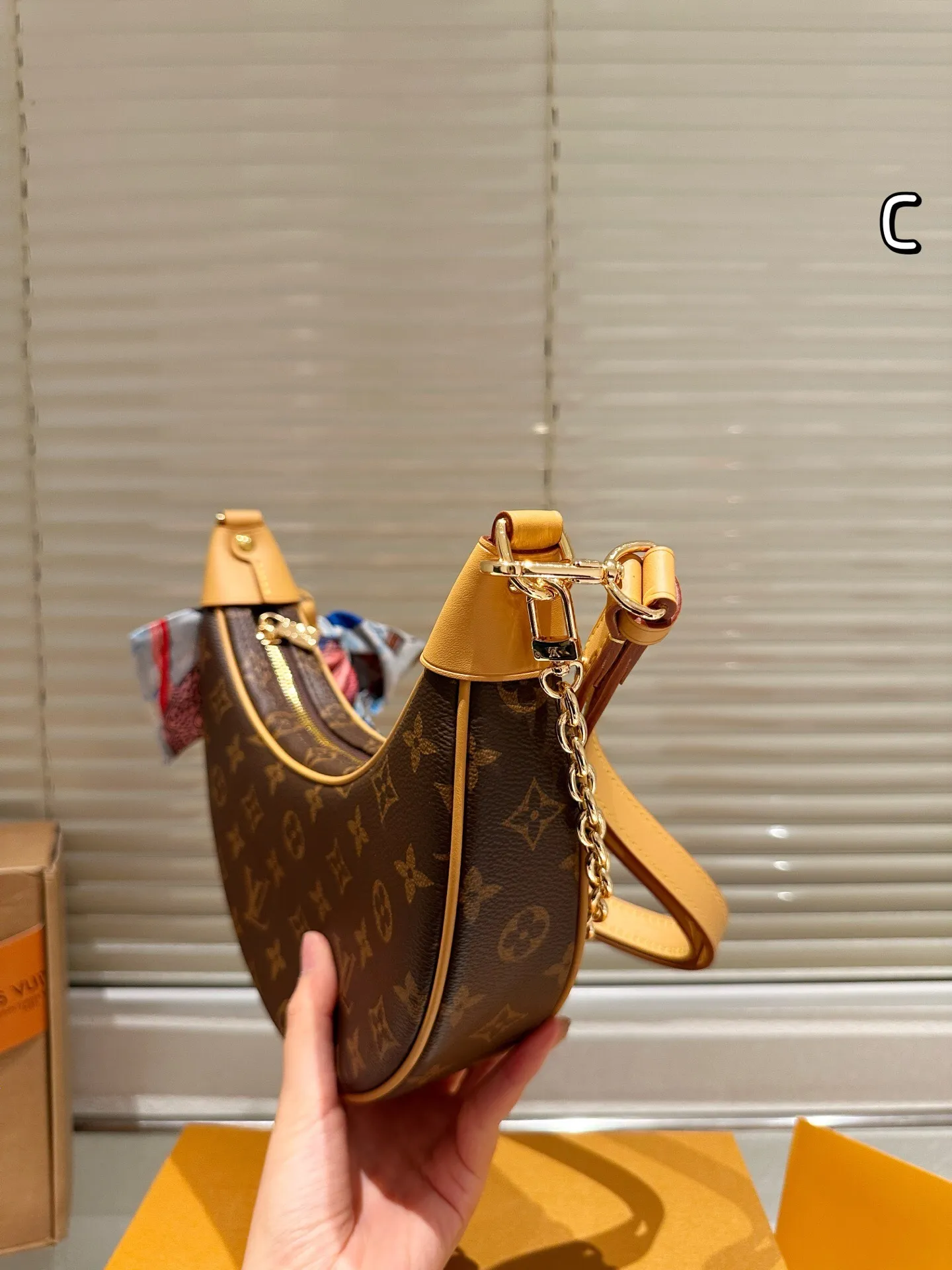 All categories Official website "Brand Women's Bags" Women's Bags 💙 LV 2025 new LV armpit bag