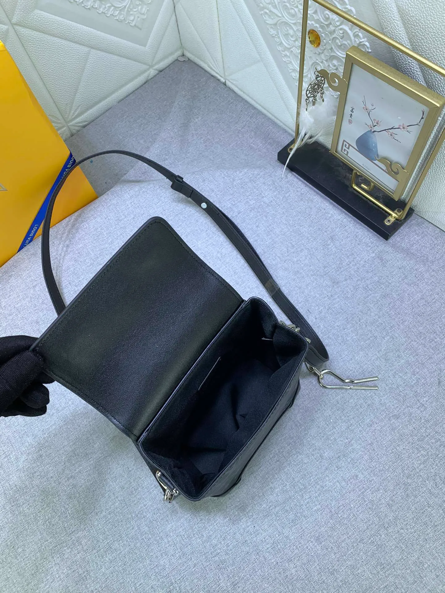 All Categories Official Website "Brand Women's Bags" Women's Bags 💙 LV 2024 New LV Crossbody Bag