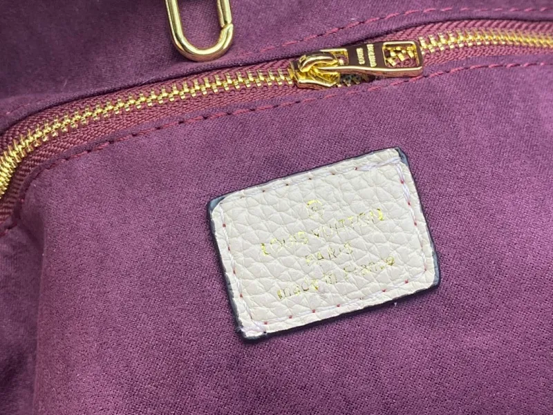 All categories Official website "Brand Women's Bags" Women's Bags 💙 LV replica LV, fine imitation LV bags, LV shoulder bags, 2023 official latest version LV full leather embossed handbag, bag factory, original material, size: 32-29-17CM