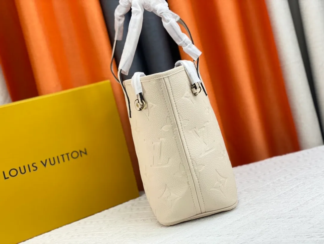 All categories Official website "Brand Women's Bags" Women's Bags 💙 LV replica LV, fine imitation LV bags, LV shoulder bags, 2023 official latest version LV full leather embossed handbag, bag factory, original material, size: 32-29-17CM