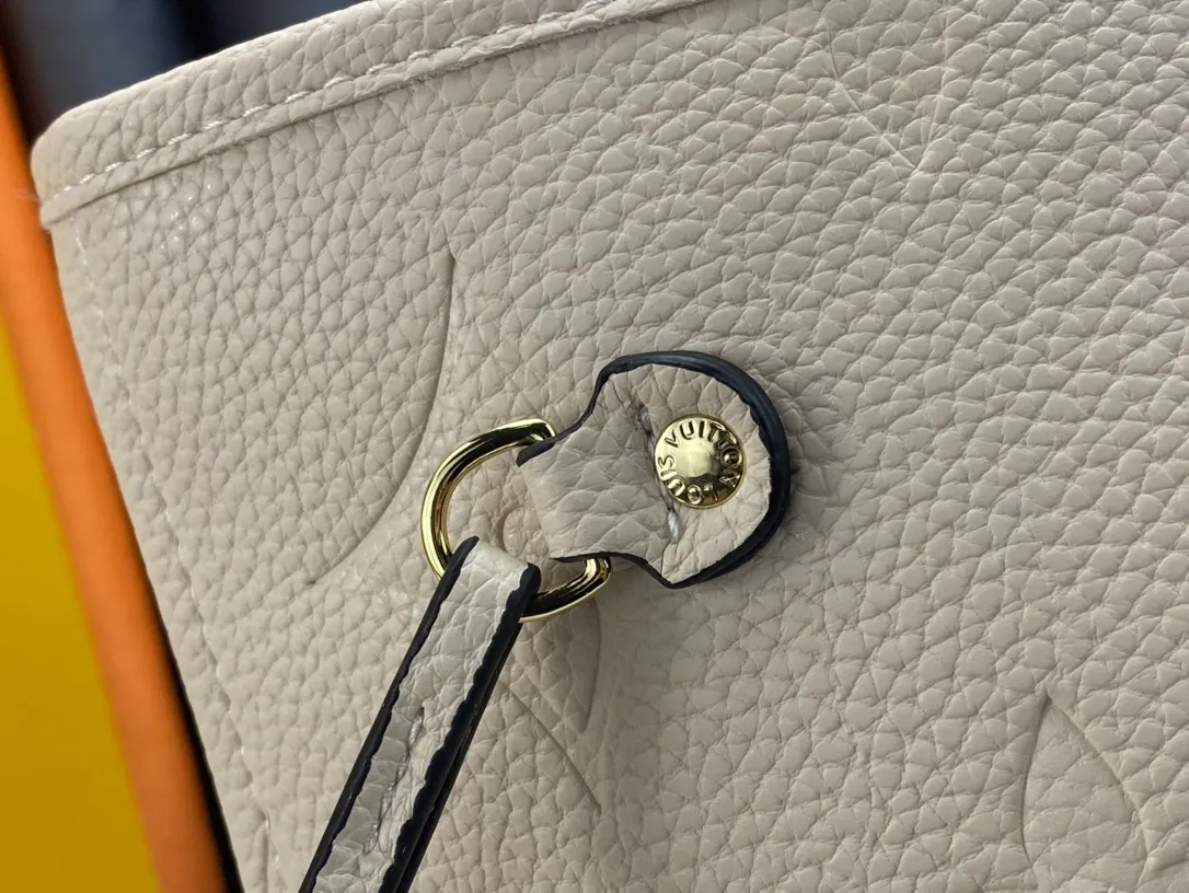All categories Official website "Brand Women's Bags" Women's Bags 💙 LV replica LV, fine imitation LV bags, LV shoulder bags, 2023 official latest version LV full leather embossed handbag, bag factory, original material, size: 32-29-17CM