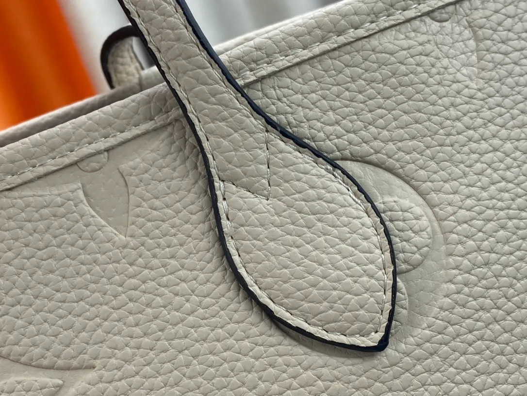 All categories Official website "Brand Women's Bags" Women's Bags 💙 LV replica LV, fine imitation LV bags, LV shoulder bags, 2023 official latest version LV full leather embossed handbag, bag factory, original material, size: 32-29-17CM