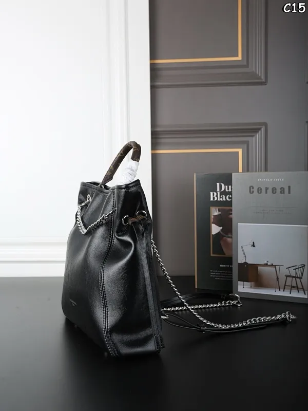 All Categories Official Website "Brand Women's Bags" Women's Bags 💙 LV 2025 New LV Crossbody Bag