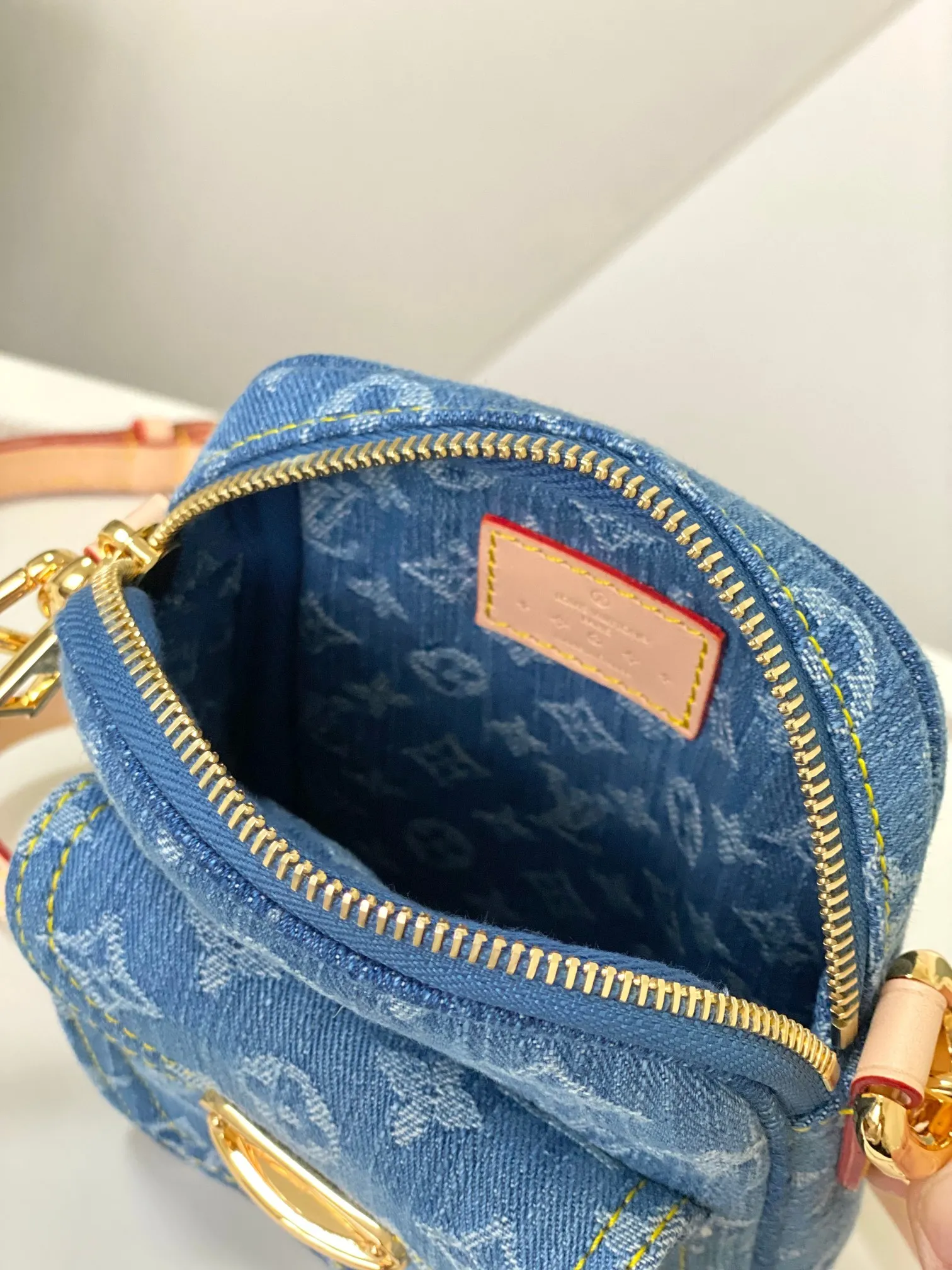 All Categories Official Website "Brand Women's Bags" Women's Bags 💙 LV 2026 New LV Crossbody Bag
