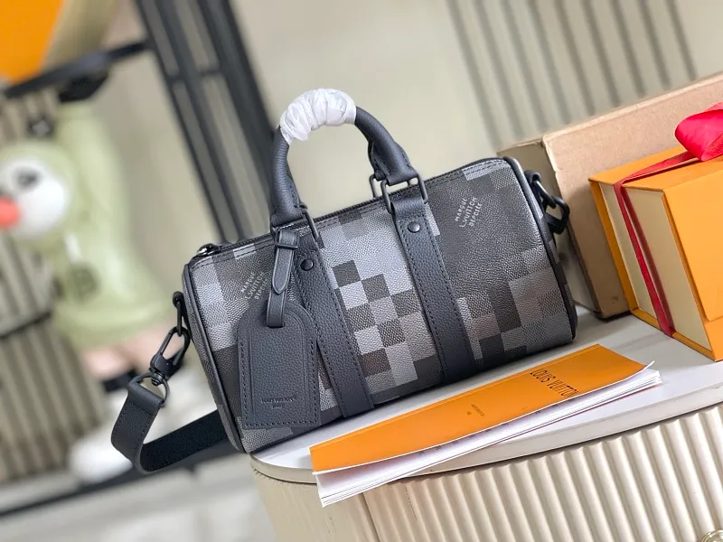 All Categories 💚 Authentic Grade Bags 💚 LV 2026 New LV Top Replica Crossbody Shoulder Bag
