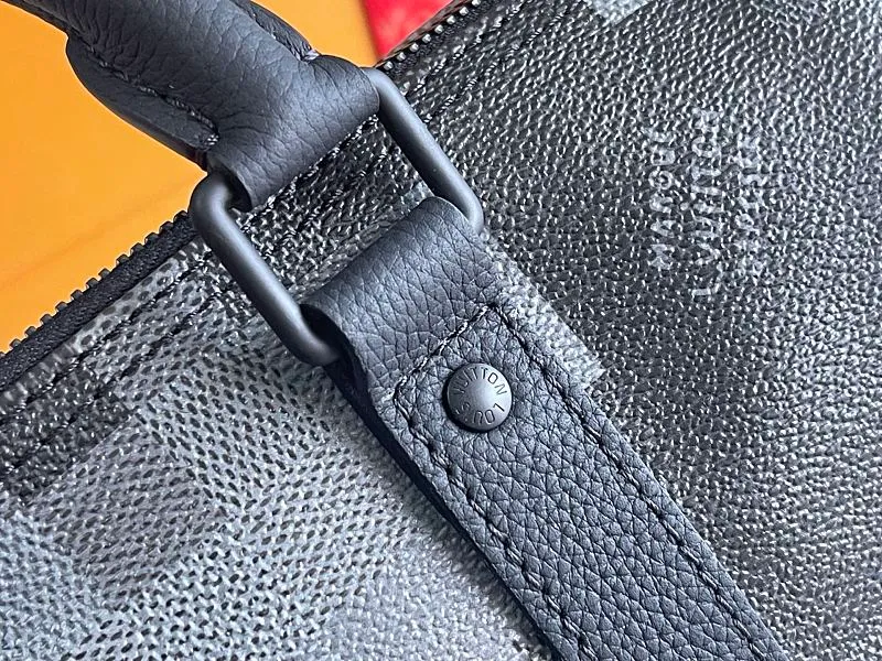 All Categories 💚 Authentic Grade Bags 💚 LV 2026 New LV Top Replica Crossbody Shoulder Bag