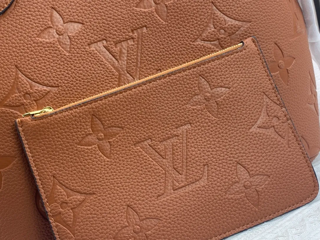 All categories Official website "Brand Women's Bags" Women's Bags 💙 LV replica LV, fine imitation LV bags, LV shoulder bags, 2023 official latest version LV full leather embossed handbag, bag factory, original material, size: 32-29-17CM