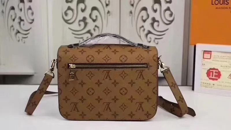 All categories Official website "Brand Women's Bags" Women's Bags 💙 LV fine imitation LV, high imitation LV bags, LV crossbody bags, 2023 official latest version LV messenger bag, LV bag factory, recommended bags, size: 25-17CM