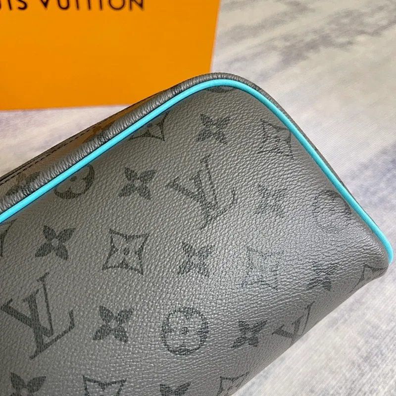 All categories Official website "Brand Women's Bags" Women's Bags 💙 LV 2025 new LV toiletry bag