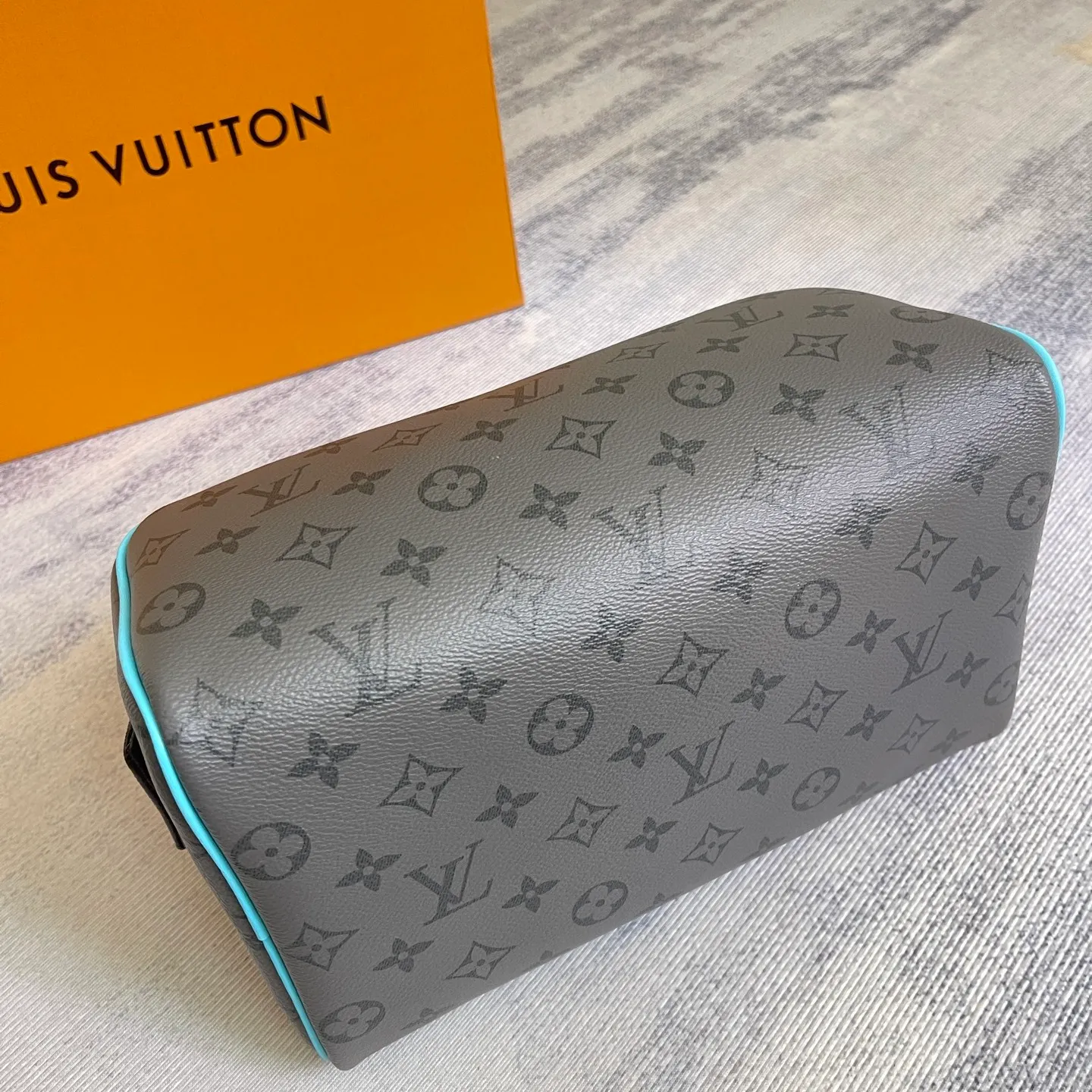 All categories Official website "Brand Women's Bags" Women's Bags 💙 LV 2025 new LV toiletry bag