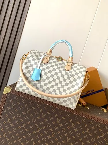 All categories Official website "Brand Women's Bags" Women's Bags 💙 LV 2026 new LV hand-held crossbody bag