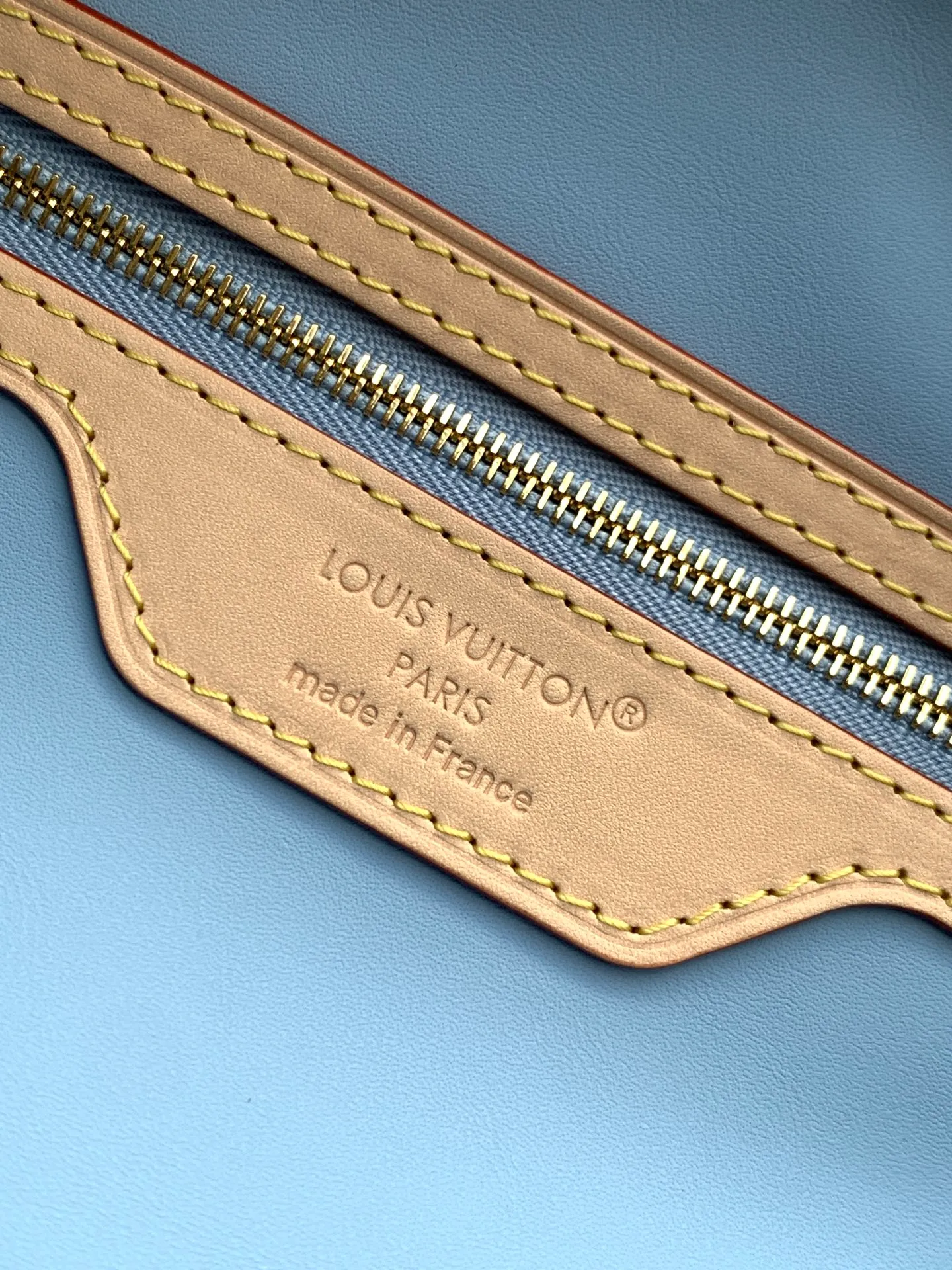 All categories Official website "Brand Women's Bags" Women's Bags 💙 LV 2026 new LV hand-held crossbody bag