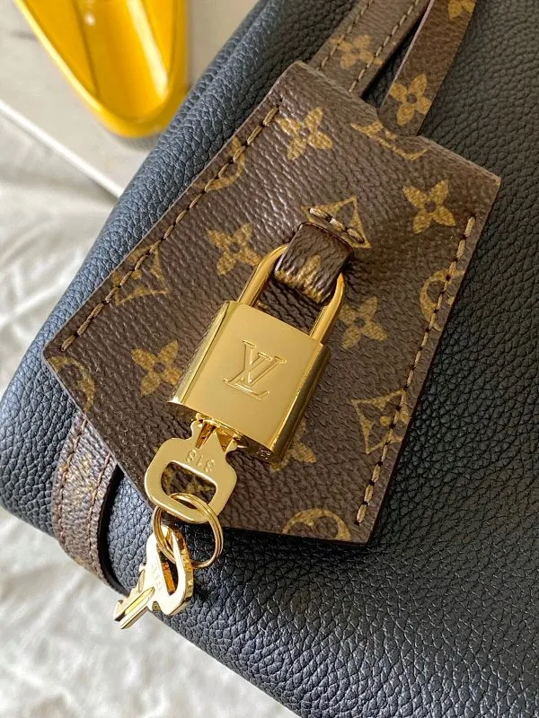 All Categories Official Website "Brand Women's Bags" Women's Bags 💙 LV 2026 New LV Crossbody Bag